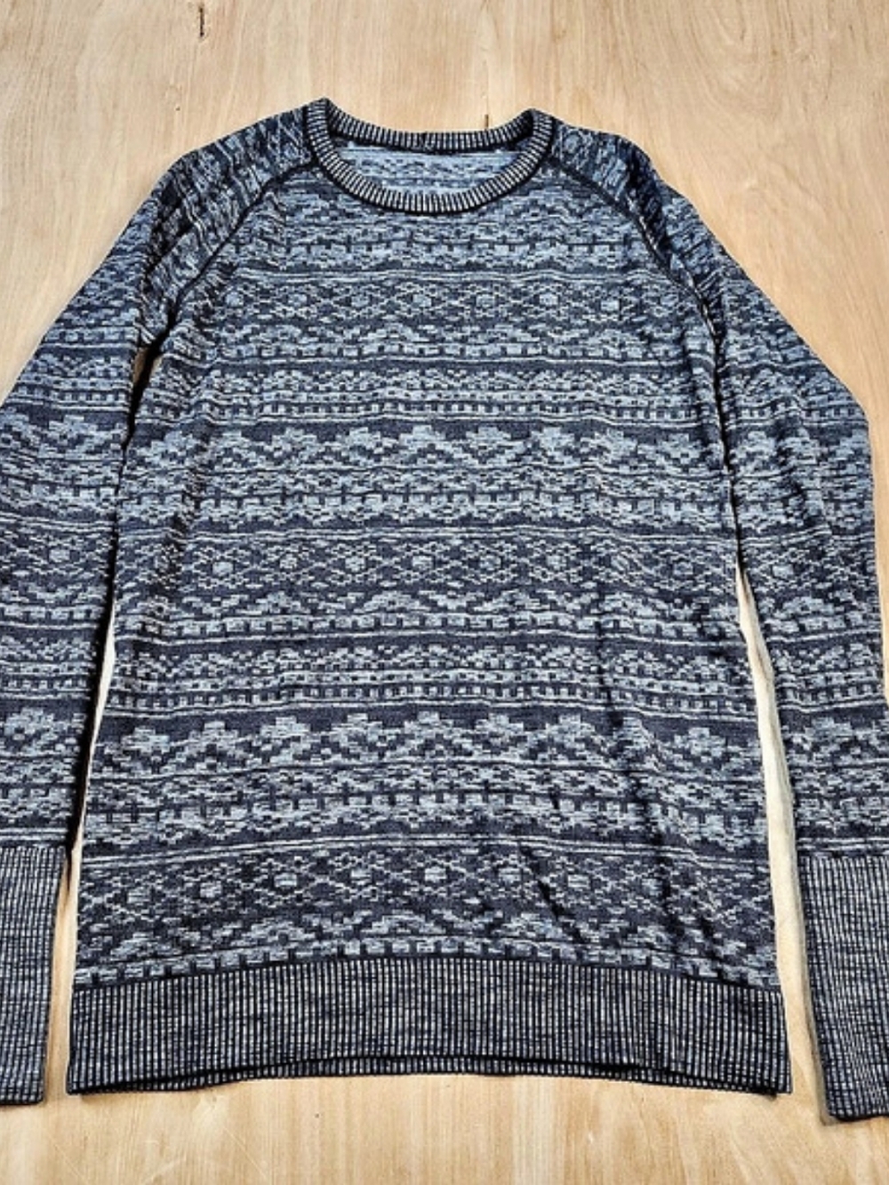 lululemon Womens Pullover Geometric Crewneck Gray & Black Long Sleeved Top M/L